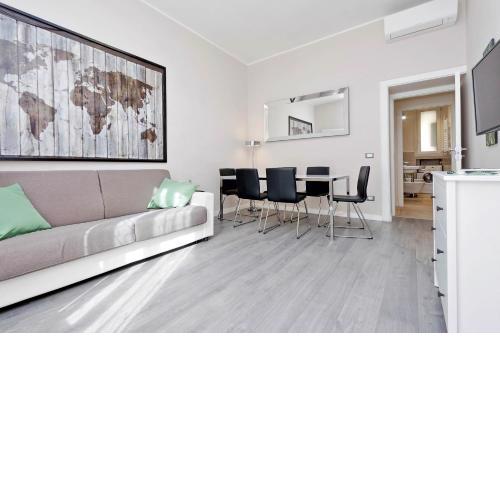 Vatican Museum Bright Apartment up to 9 people