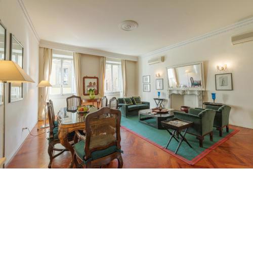 Velluto elegant apartment near the Duomo