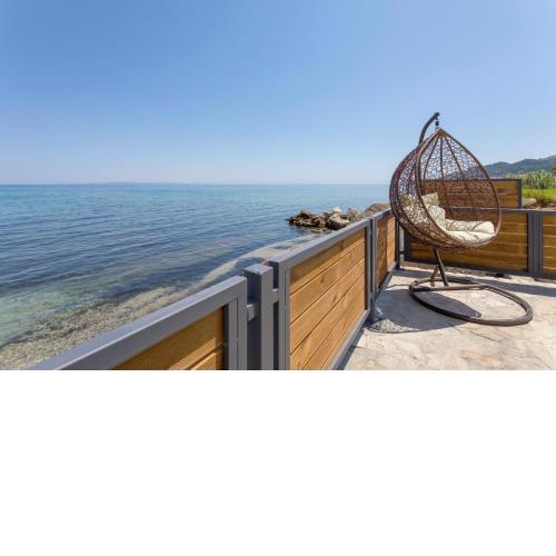 Venetico Beachfront Apartments & Suites - Sea View Apartment