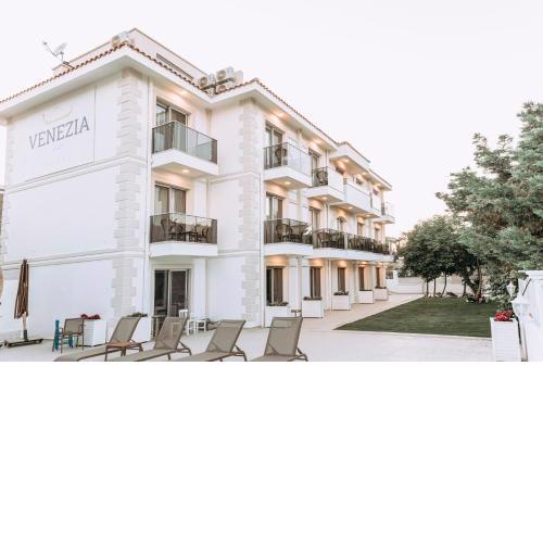 Venezia Alaçatı by Nobela