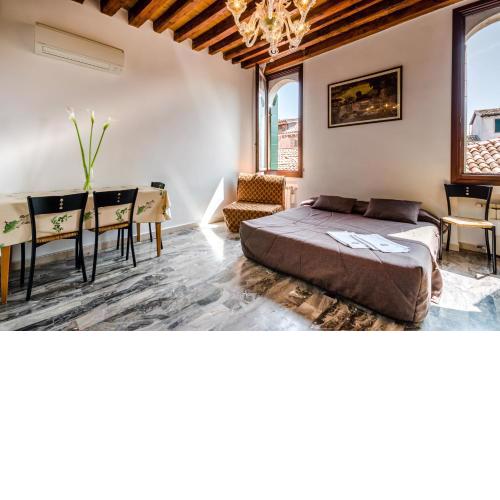 Venice Apartments