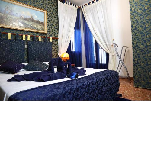 VENICE RAINBOW APARTMENT (RIALTO)
