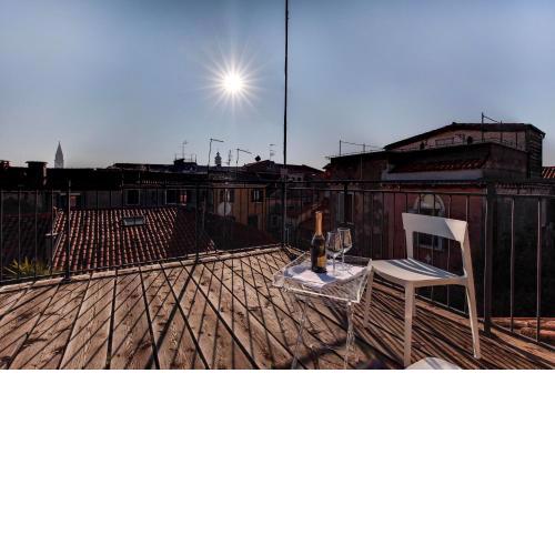Venice Skyline View Studio Apartment M0270428215