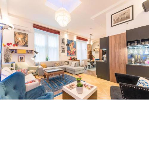 Venus Apartments - The Actor's Den