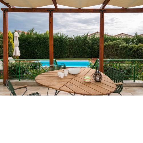 Venus Villa with Private Pool, 2min to the Beach
