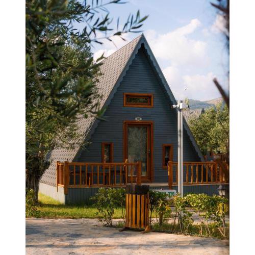Verde Blu Bungalow