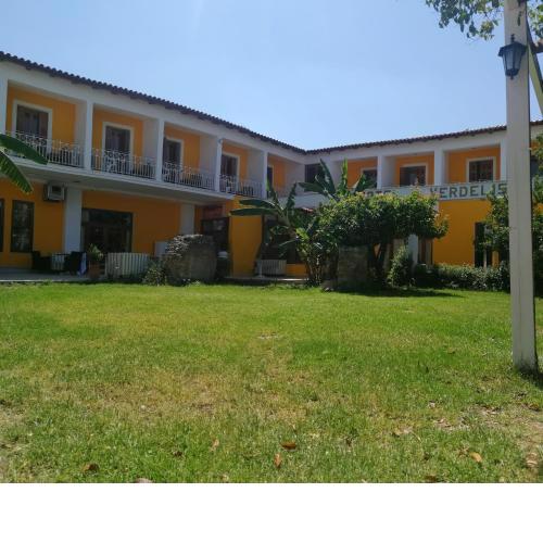 Verdelis Inn