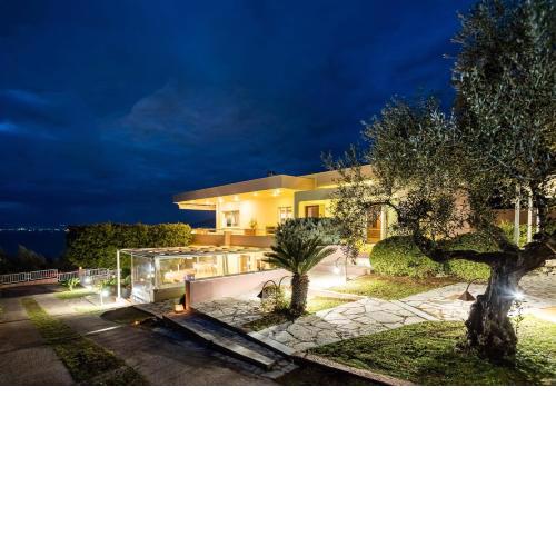 Verga Sunset Gem - Ilia Seaview Private Retreat