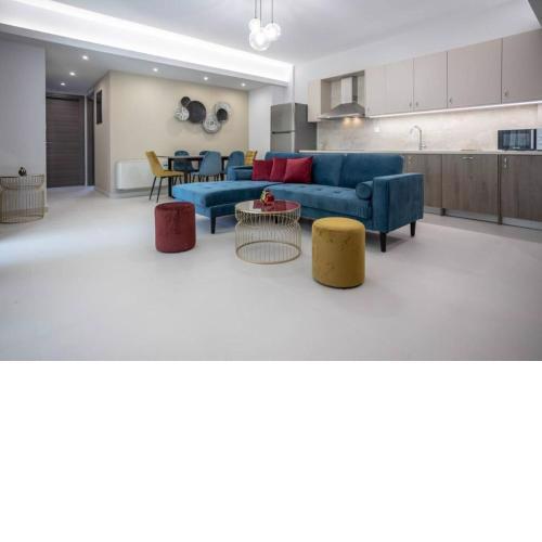 Verikokia Luxurious House With Garden