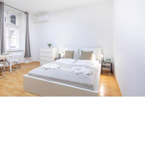 Very Central Convenient Flat