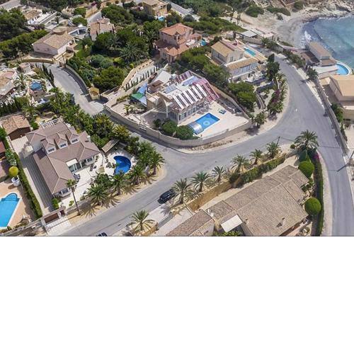 Very Luxurious Seaside Villa With Private Pool