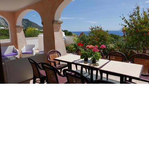 Very new, confortable apartment, for big families or groups ,free wifi, A C , dishwasher