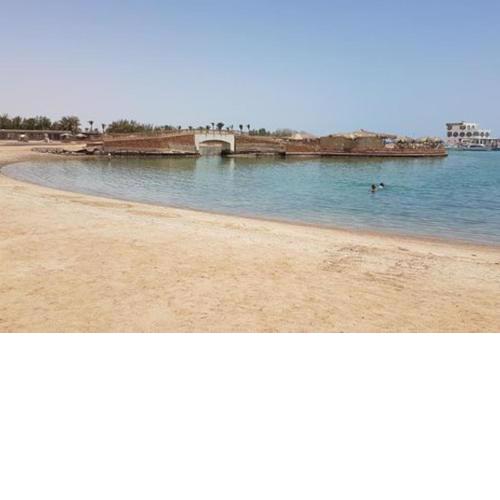 Very pleasant apartment with beach access!
