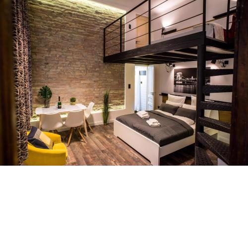 Very stylish and fresh studio home in the center