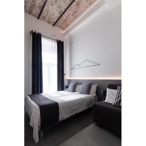 VESUCHARME SUITE Luxury Room