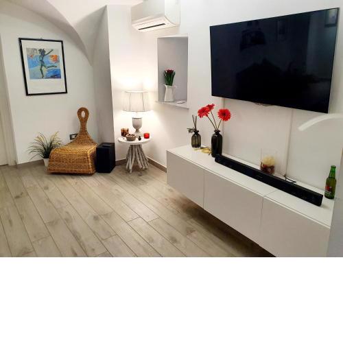 VHOME Exclusive Living Room