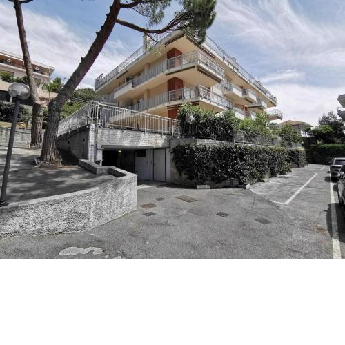 via Asplanato Siccardi apartament
