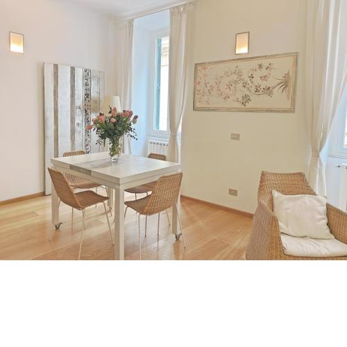 Via Giulia apartment/historic center of Rome