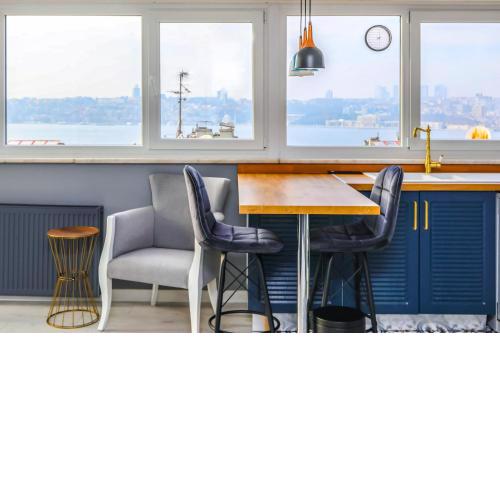 Vibrant Flat 500 m to Uskudar Ferry Station