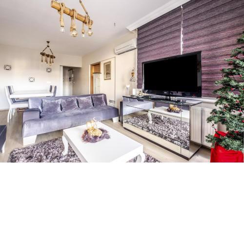 Vibrant Flat in Atasehir with Central Location