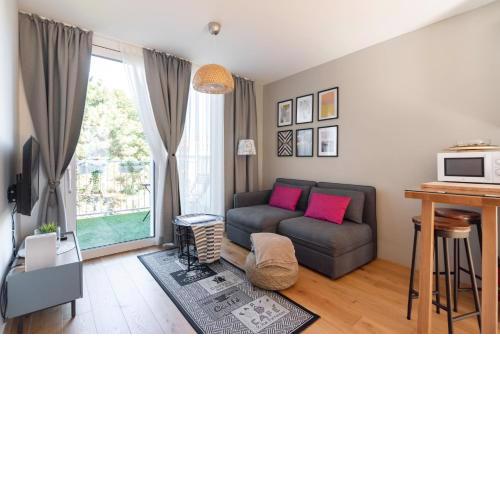 VIC & UNO City Charming Apart Plus Garage