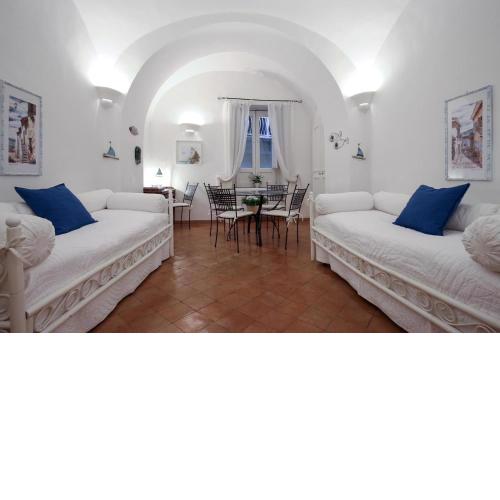 Vicolo 23 House