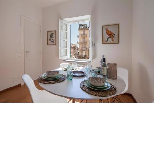 Vicolo Apartment, 2BDR, 2,5 BTH, Easy to Excursions, to train and ferries, city life