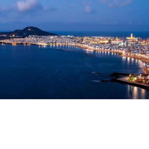 Victoria 51.(Plz España). Playa de Las Canteras