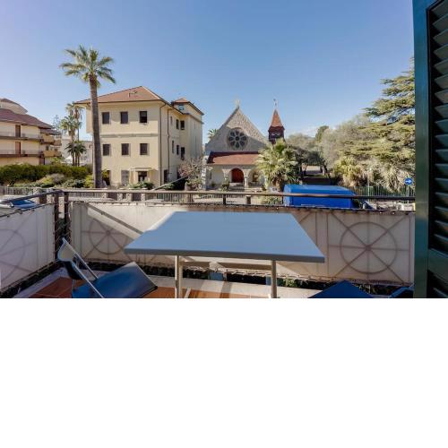 Victoria Hall Bordighera - 2 bedroom apartment - Parking