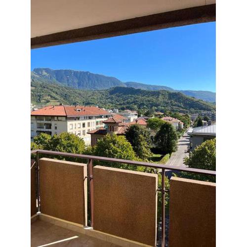 View lovely 3bed-2bath condo full furnished.