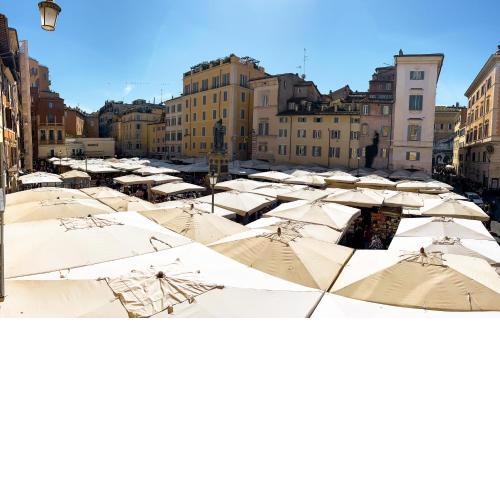 View on Campo de Fiori IREX apartment