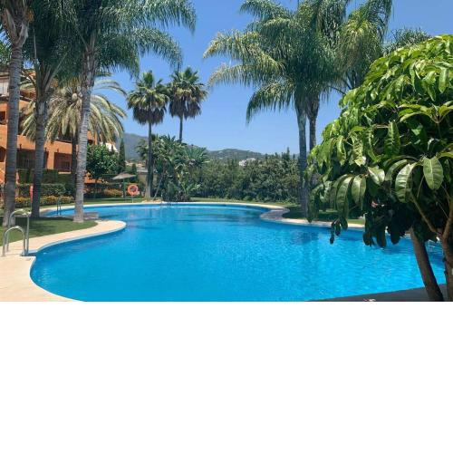 Views beach golf btw Benahavis Marbella & Estepona