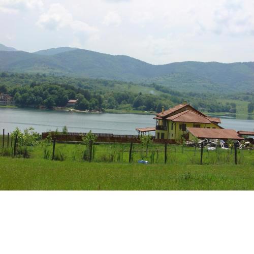 Vila on a Lake Lyastoviche Gnezdo near Troyan