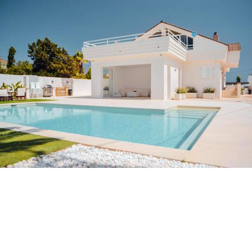 Villa 1ª linea Cudei