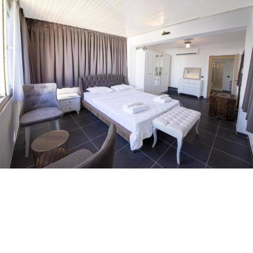 Villa 200 m to Beach with Backyard in Bodrum