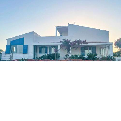 Villa a pochi passi dalla spiaggia "La Caletta"