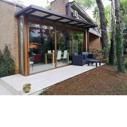 Villa a schiera raffinata con giardino