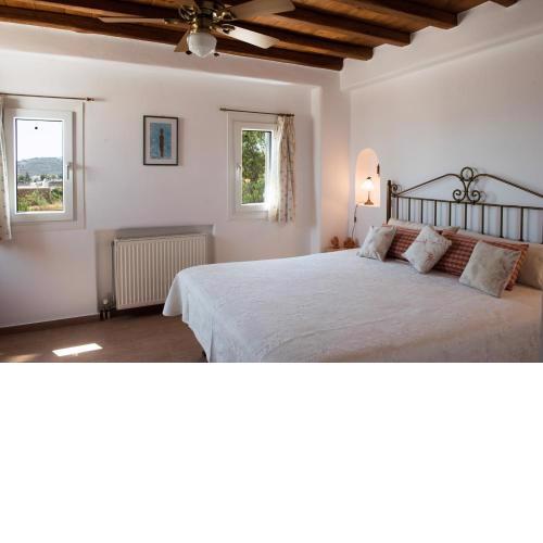 Villa Abella Paraga Mykonos, Traditional with amazing sea view, up to 6 people