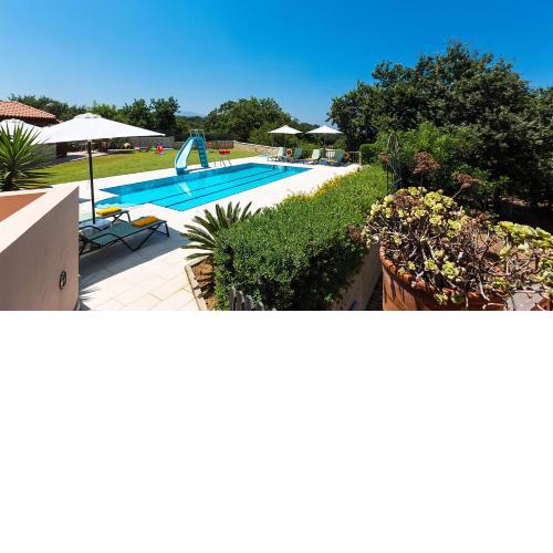 Villa Acorn