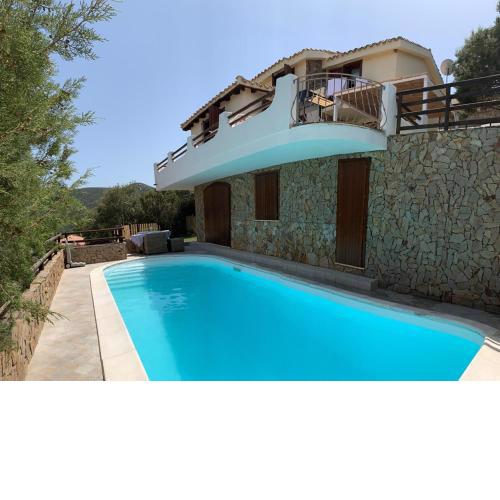 Villa Acquamarina semi detached villa with private pool and wifi