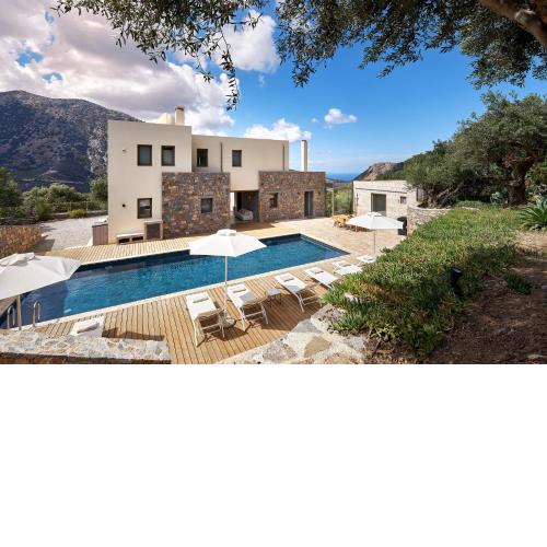 Villa Adagio 5 Bedroom with Private Eco-Friendly Heated Pool