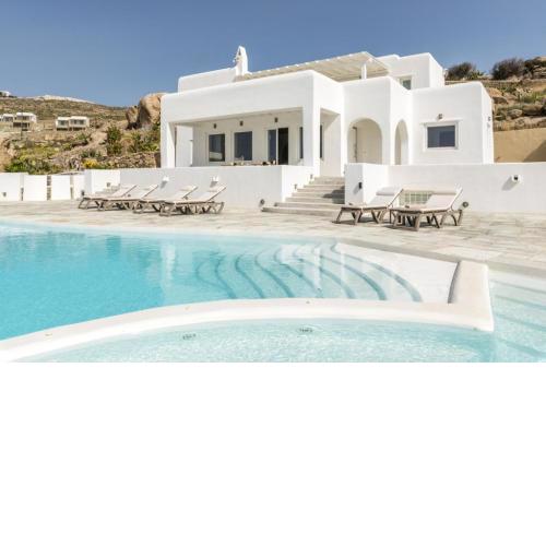 Villa Agatha with Private Pool Outdoor Jacuzzi