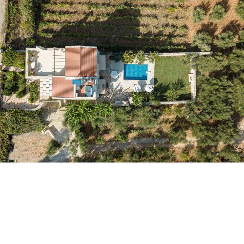 Villa Ahlades