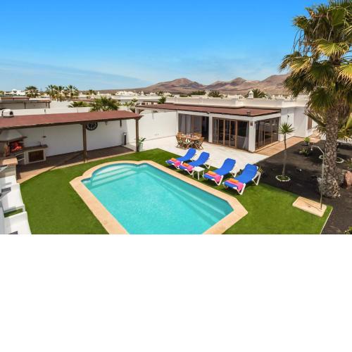 Villa Almas Blancas by Villa Plus