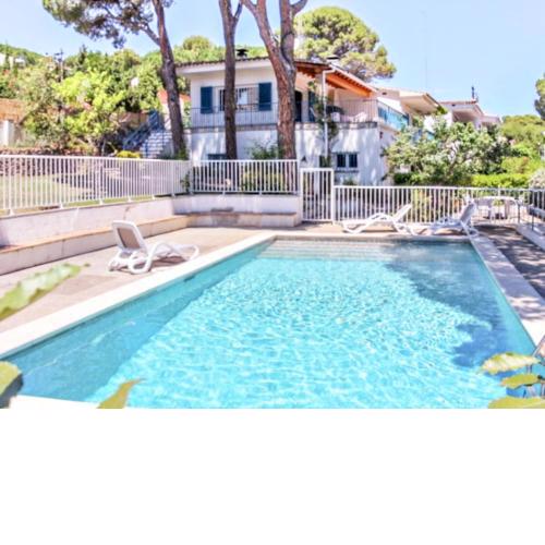 Villa alzines