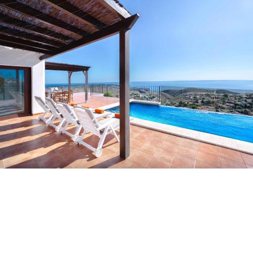 Villa Amanecer by Villa Plus