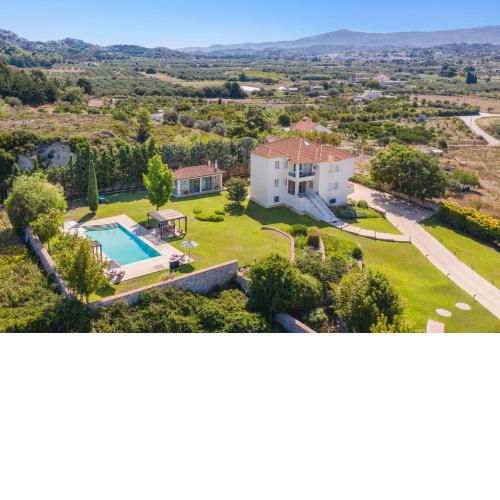 Villa Amarandes by Villa Plus