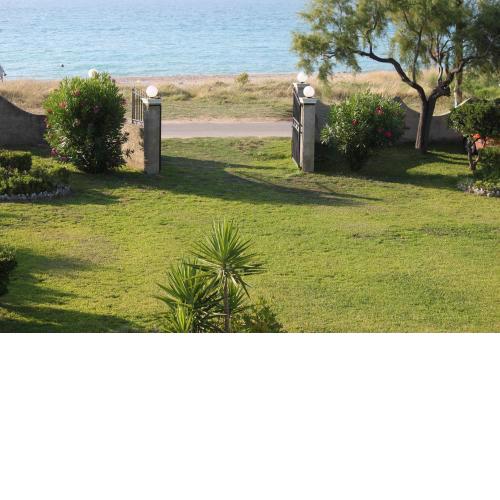 Villa Angela, seafront apartments, Almiros beach