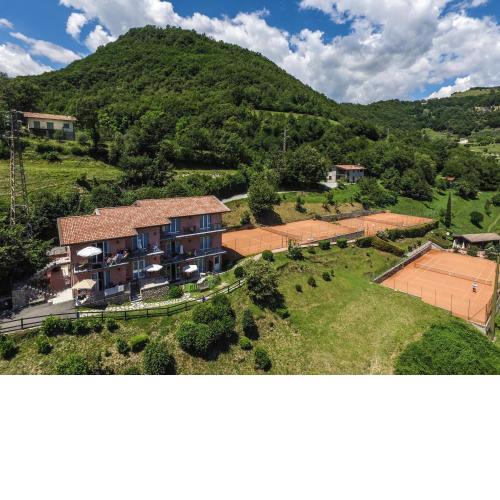 Villa Anna Apartments