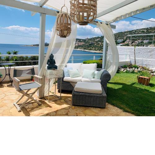 VILLA ANNOUS SCHINIAS-NEAR A SMALL ROCKY BEACH